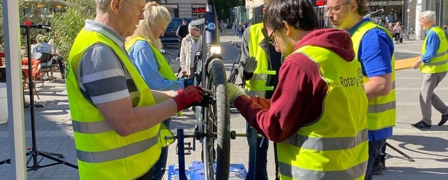 Rotarier setzen auf mehr Sicherheit für Radler