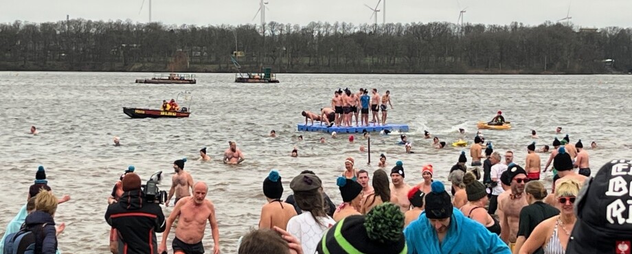 Neujahrsschwimmen: Ab in den See