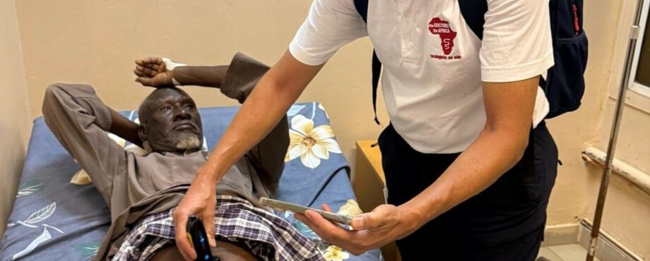 Ultraschallgerät für "Ärzte für Afrika"