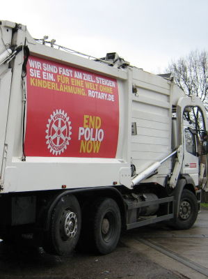 Barnim - Müllwagen transportiert Polio-Botschaft