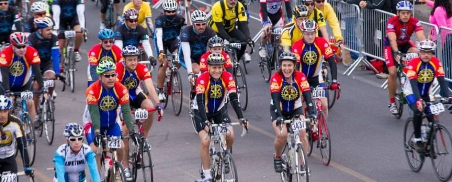 »Ride to End Polio« bringt 320.000 Dollar - Rotary Generalsekretär Hewko tritt in die Pedale