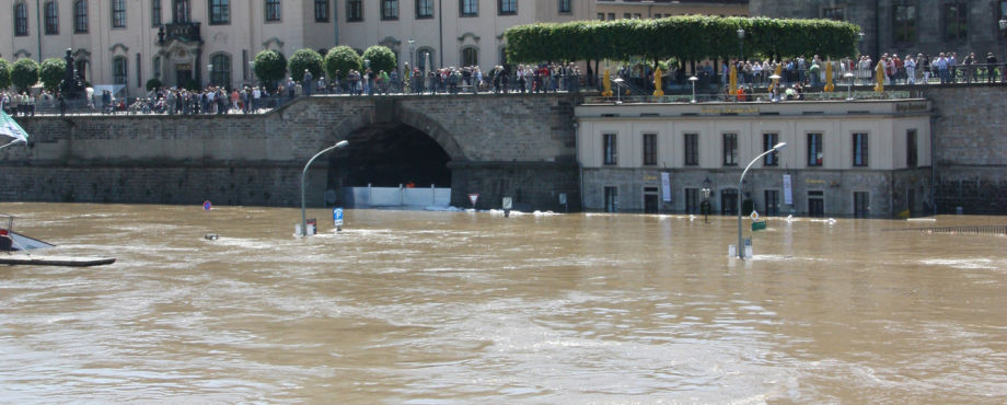 Rotary Clubs Aktuell - Kampf gegen das Hochwasser