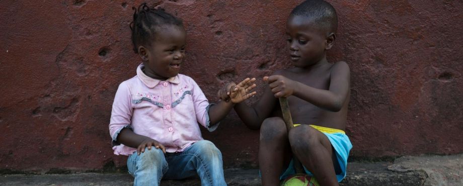 Weitere Hilfe dringend nötig - 3.700 Kinder sind Ebola-Waisen
