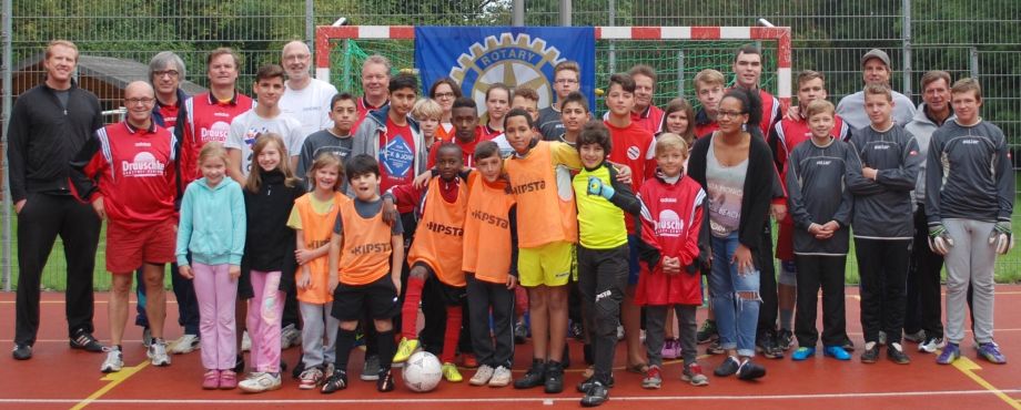 Aktiv für die Jugendhilfe - Sportsonntag beim RC Dortmund