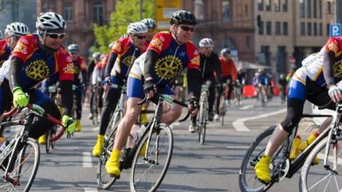 Rotary Cycling Team im Einsatz gegen Kinderlähmung
