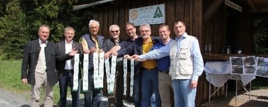 HARZER DREILÄNDERECK - Neun Clubs errichten gemeinsam Wanderhütte