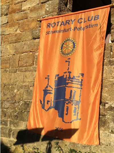 Intercity-Sommerfest - Schweinfurter Rotarier legen Hand an den Schindturm
