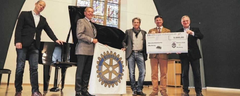 Großer Schritt zum neuen Konzert-Flügel  - Rotary-Club spendet 5.000 Euro