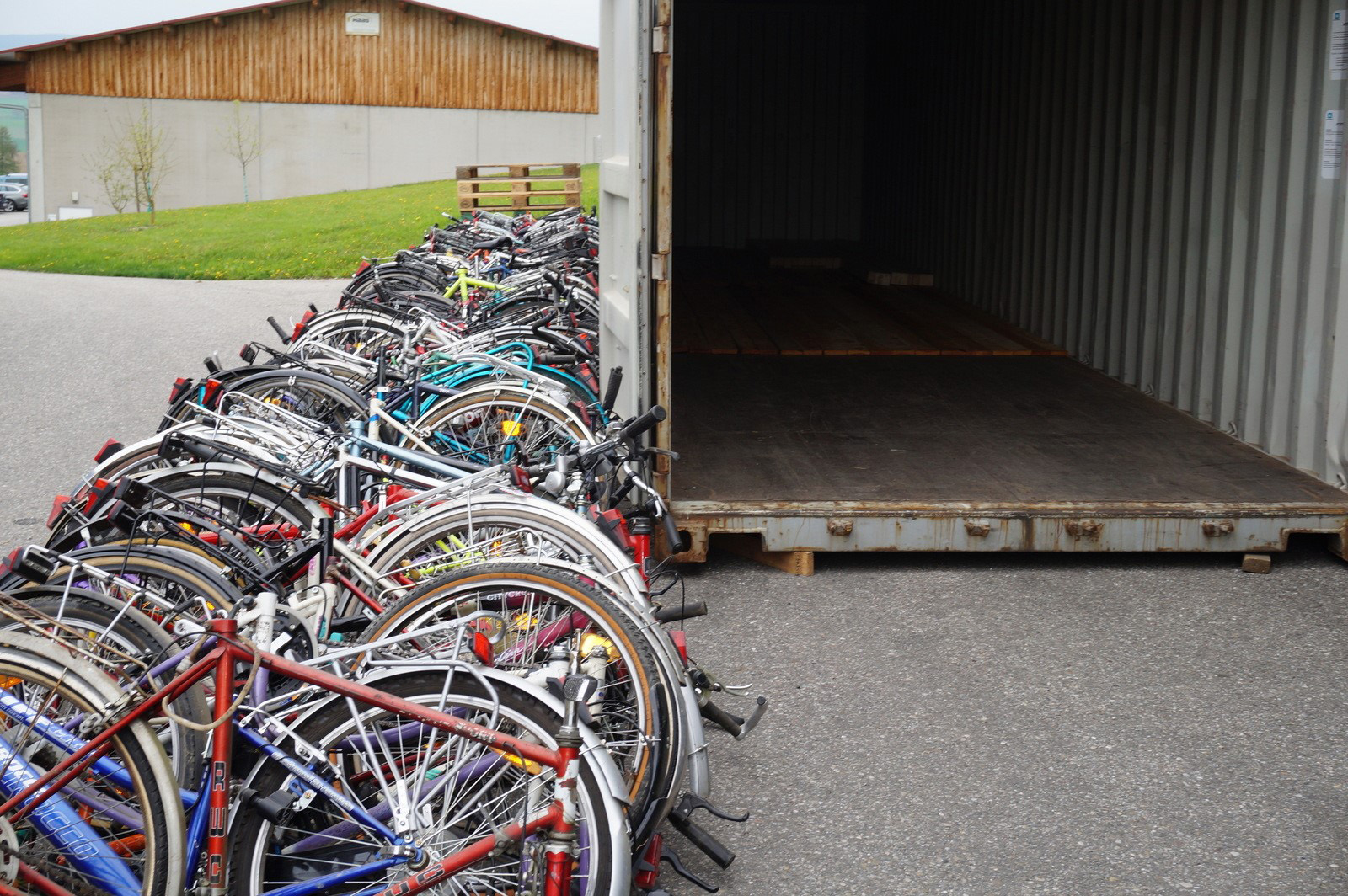 Fahrräder, Räder, Rad, Container, RC Linz, Afrika