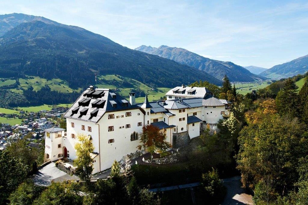 2019, hotel schloss mittersill, alpen, salzburger land, kitzbühel