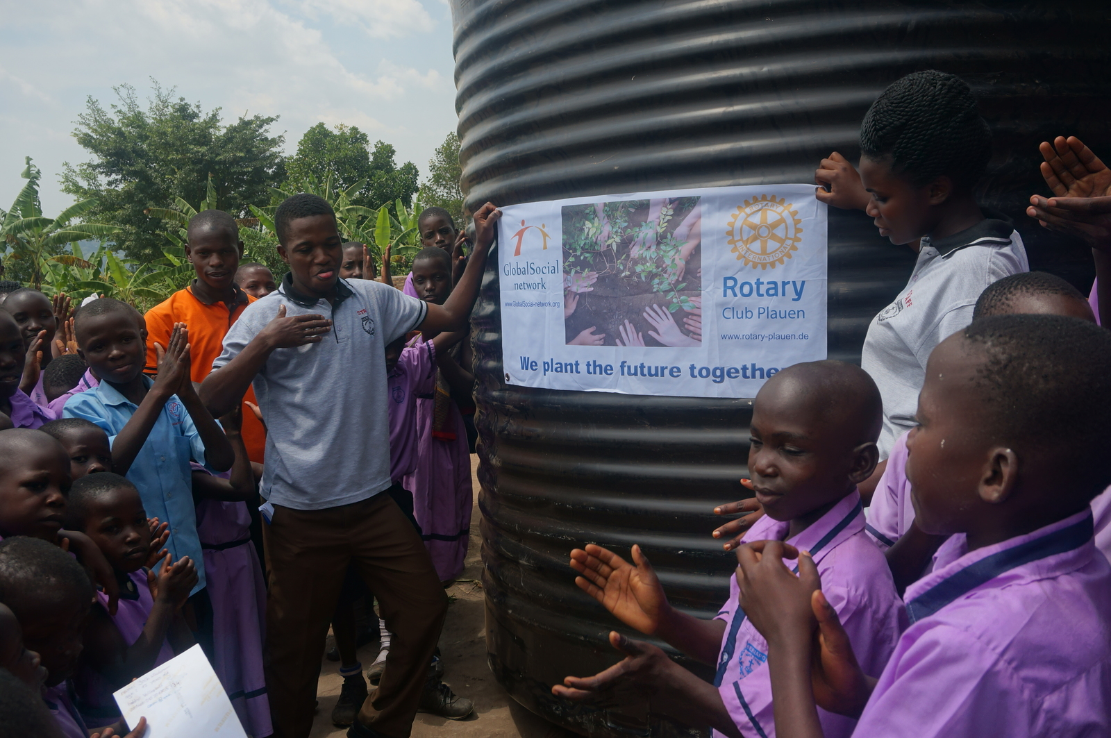 2021, uganda, wasser, trinkwasserbehälter, rc plauen, schule