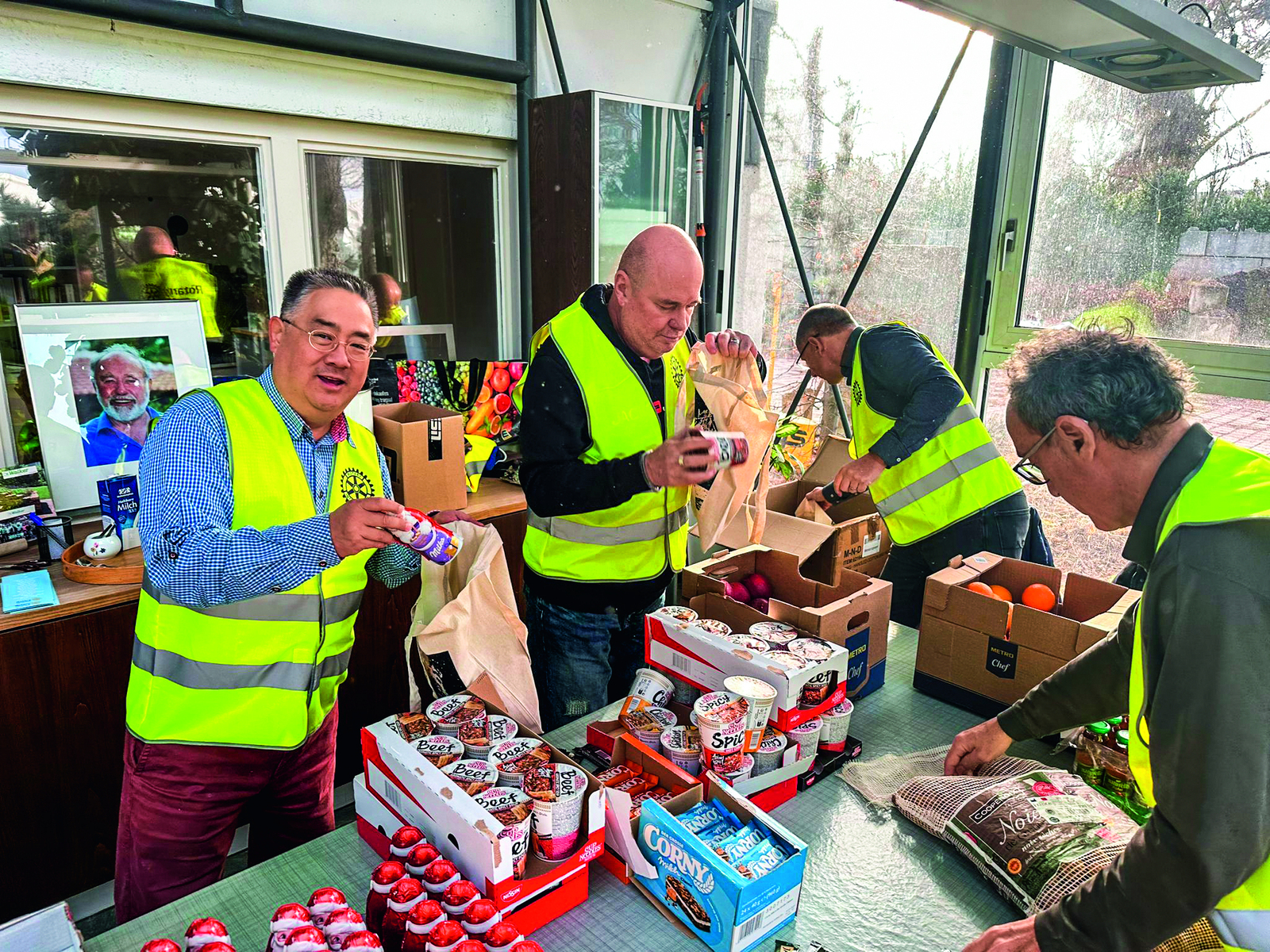 Beste Stimmung in Sindelfingen beim Packen der Taschen